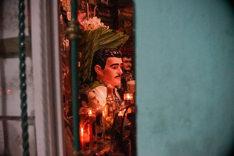 Arriba y a la Izquierda — Juan Carlos Beltrán